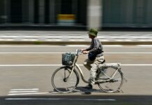 Czy płukanie uszu jest bolesne?